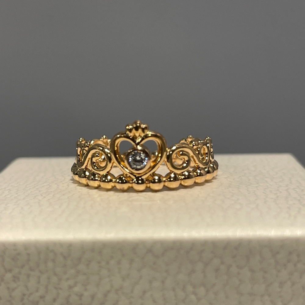 Pandora Princess Tiara Crown Ring; Size: 6